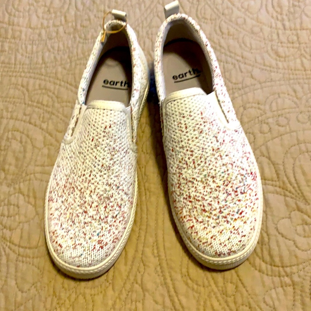 Earth shoes. NWT size 9